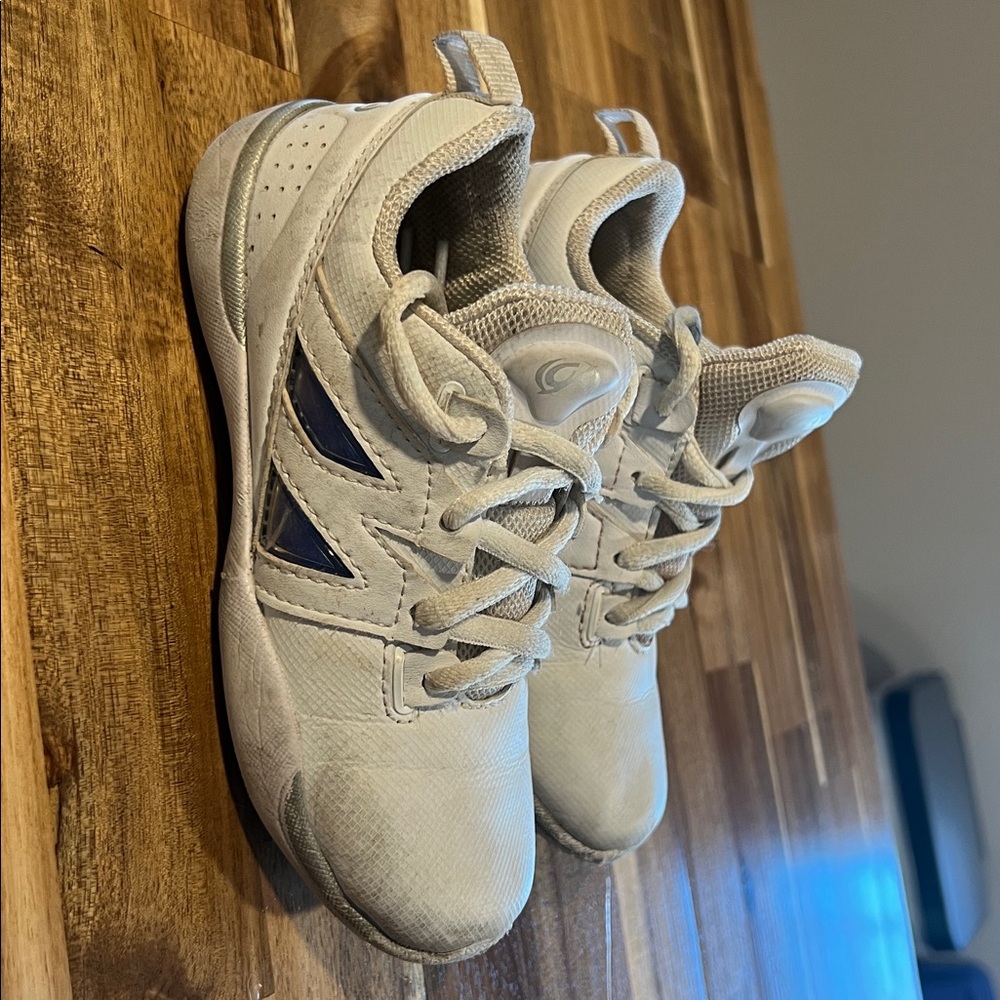 Chasse Cheer tumbling Shoes 12Y